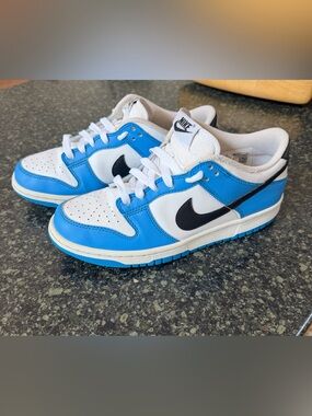 Nike Dunk Low GS (Blue White Black) Sneakers - Size 6Y / Women’s 7.5